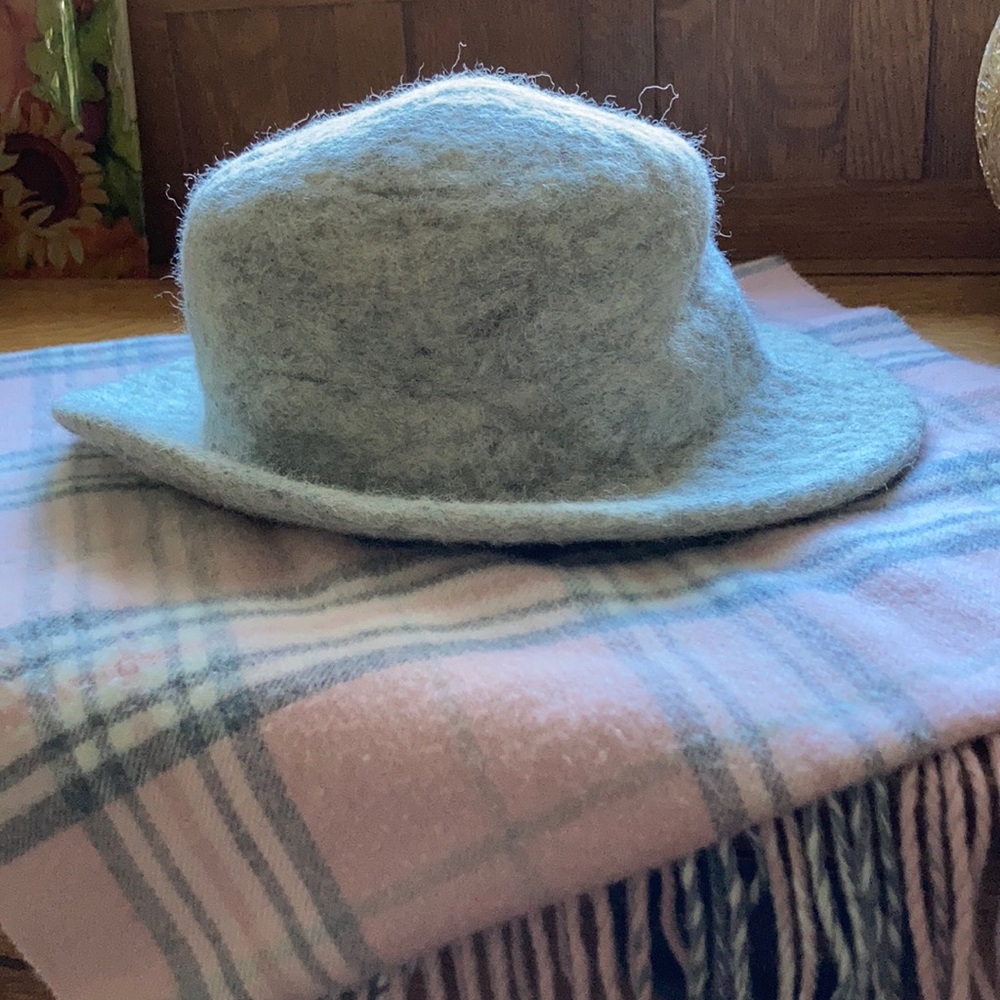 Felted wool grey hat, NWOT